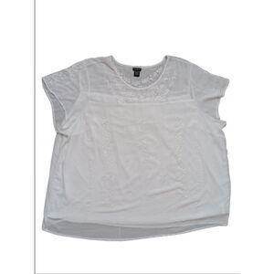 Women's Torrid White Embroidered Blouse Size 5